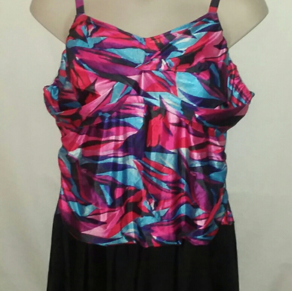 Swimsuit Dress Size 3XL Multi-Color & Black Bottom